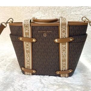 Michael Kors Maeve Tote Crossbody